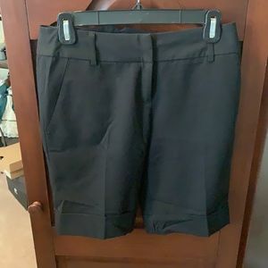 Women’s INC size 2 petite black shorts
